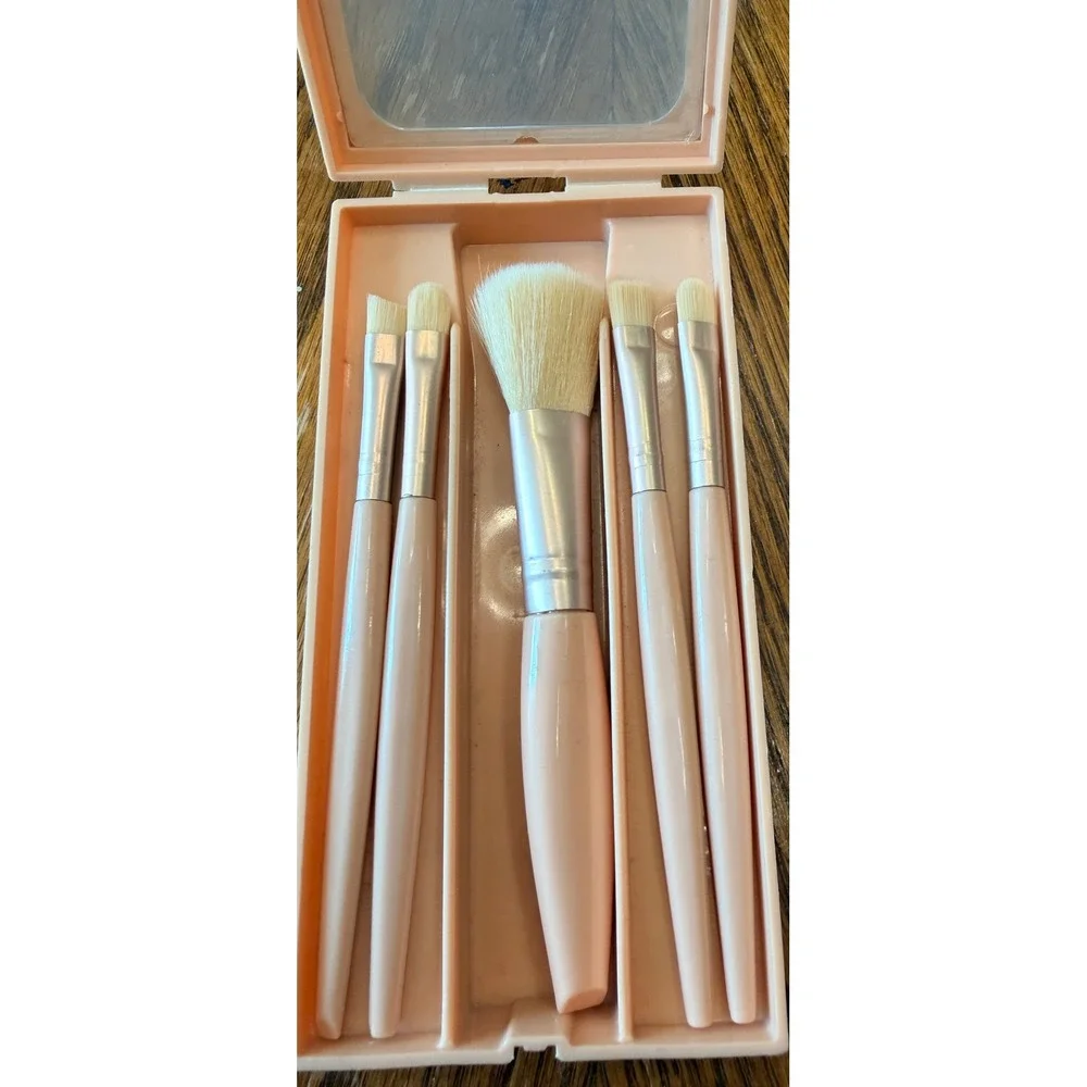 NEW 5-Piece Makeup Brush Set with Mirror Travel Case